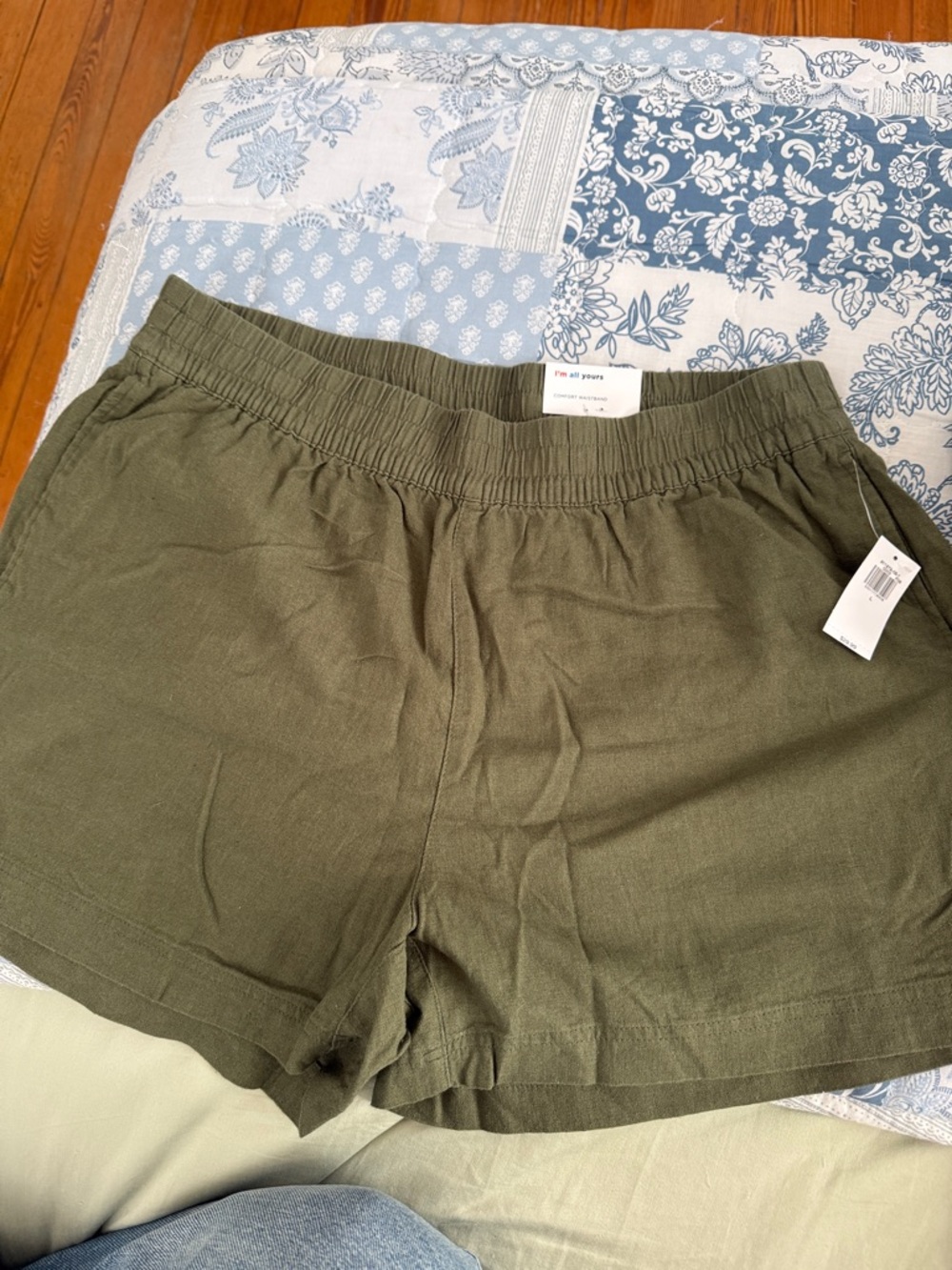 Old Navy Olive High-Waist Pull-On Women's Shorts